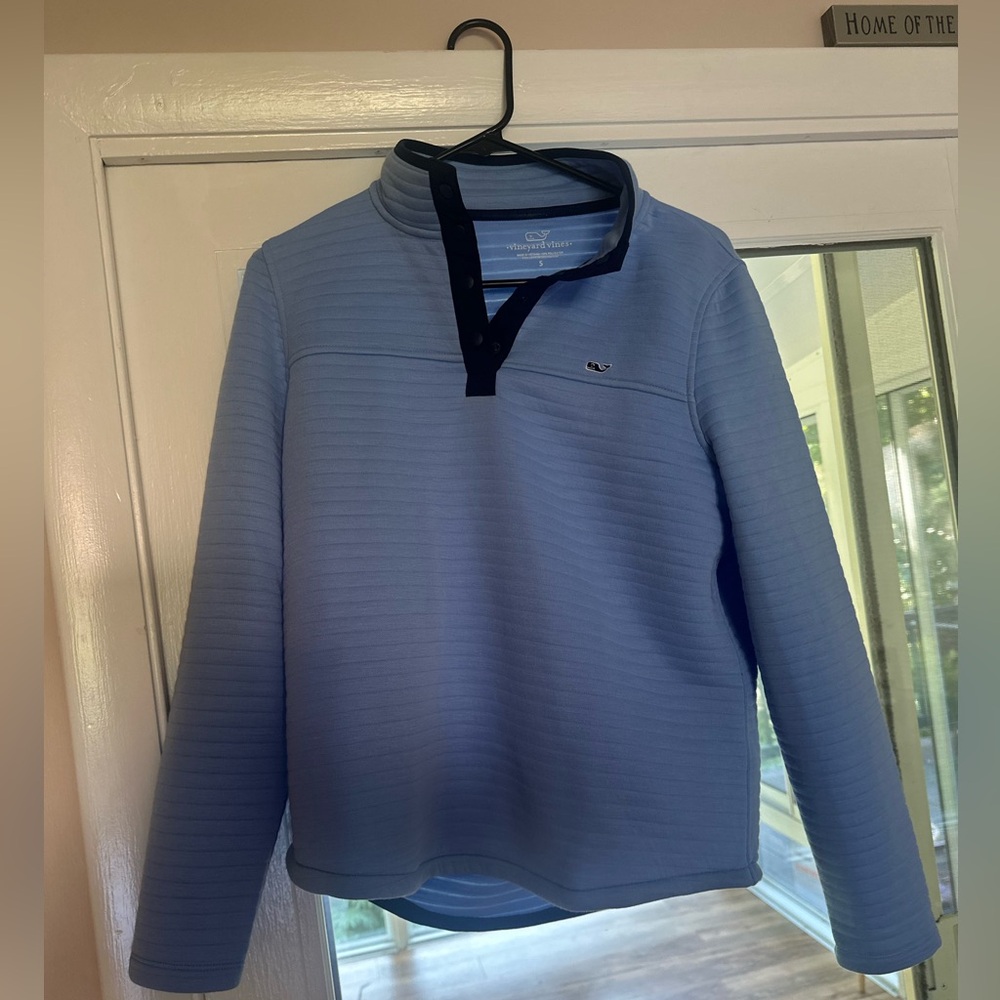 Vinyard Vines beautiful never worn blue pull over